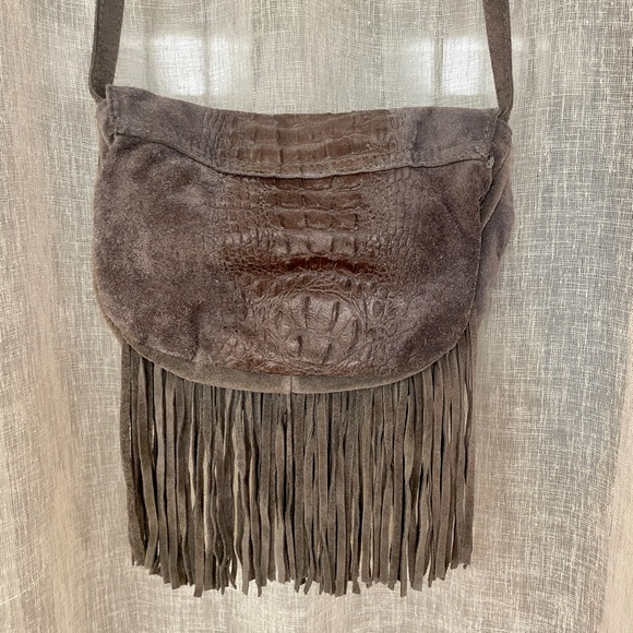 Beautiful Grey Suede Western Fringe Boho Crossbody Bag - Picture 8 of 9